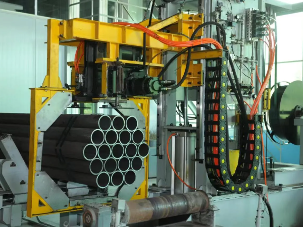 Carbon Seamless Pipe Packing - Bundled and Strapped