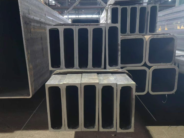 Galvanized Rectangular Hollow Section Stacking