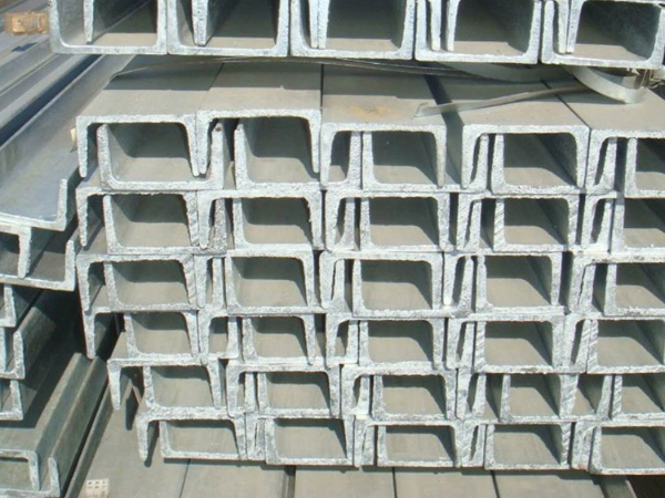 Hot rolled steel channel U beam inventory in stockyard